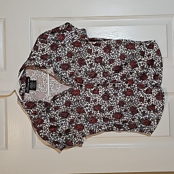 Vintage 90s/Y2K No Boundaries Cheetah Rose Short Sleeve Button Up Size L - Picture 1 of 3